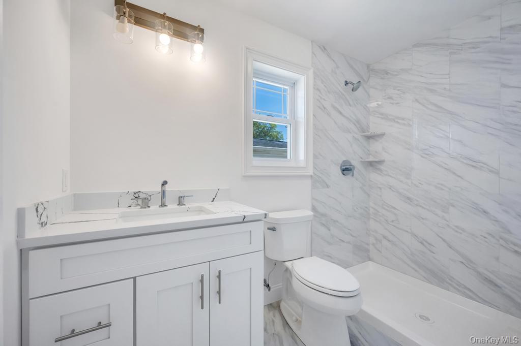 #20 photo, 33 Rosemont Avenue, Farmingville , NY 11738