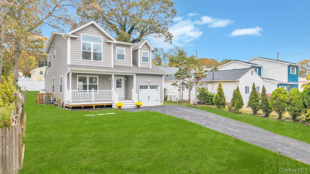 #3 photo, 33 Rosemont Avenue, Farmingville , NY 11738