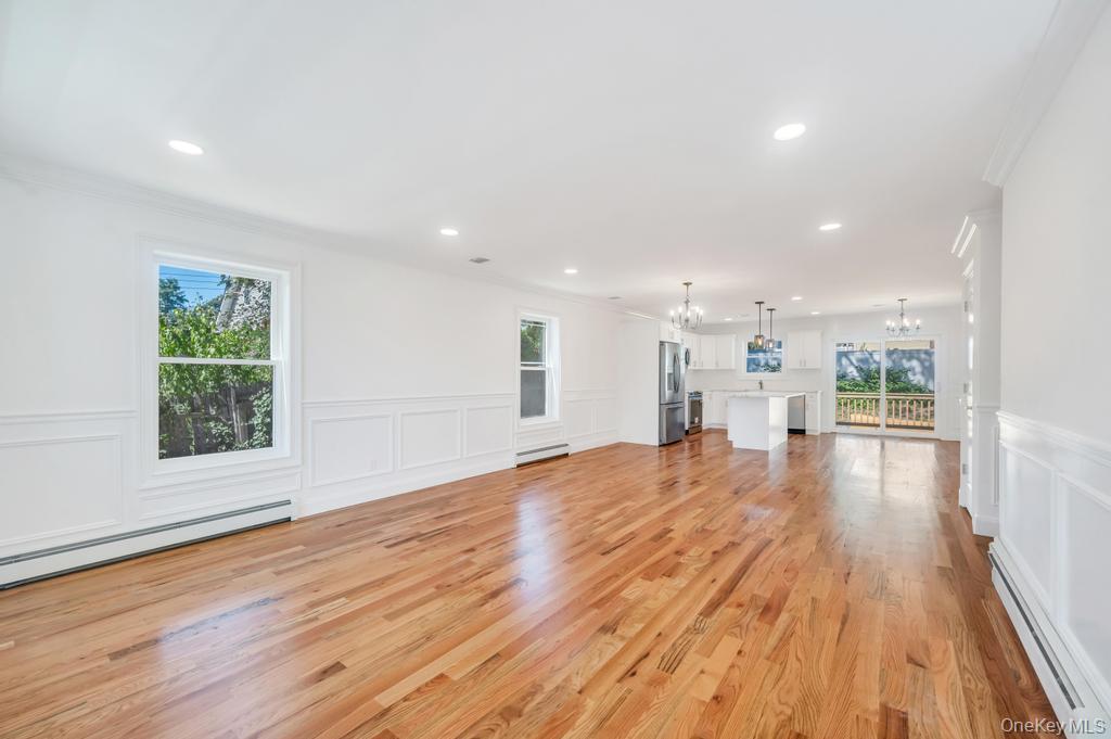 #4 photo, 33 Rosemont Avenue, Farmingville , NY 11738