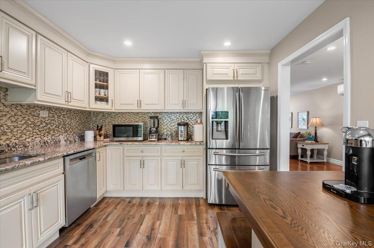 #10 photo, 21 Mellow Lane, Jericho , NY 11753