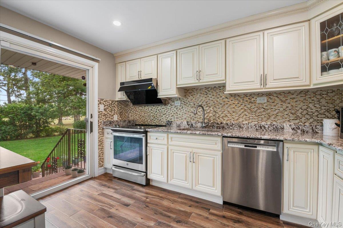 #12 photo, 21 Mellow Lane, Jericho , NY 11753