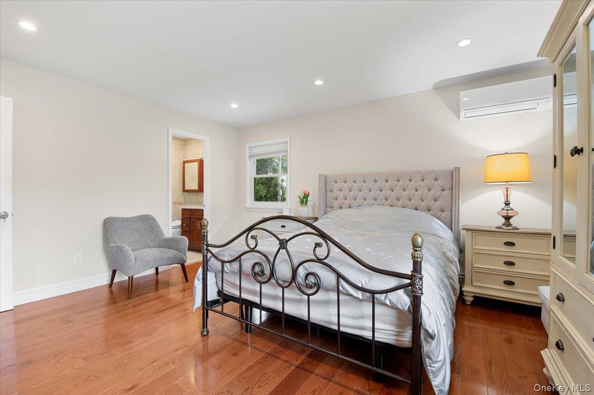 #13 photo, 21 Mellow Lane, Jericho , NY 11753