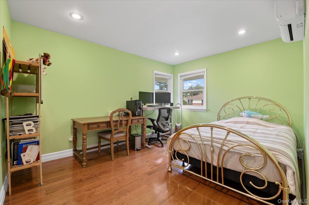 #16 photo, 21 Mellow Lane, Jericho , NY 11753