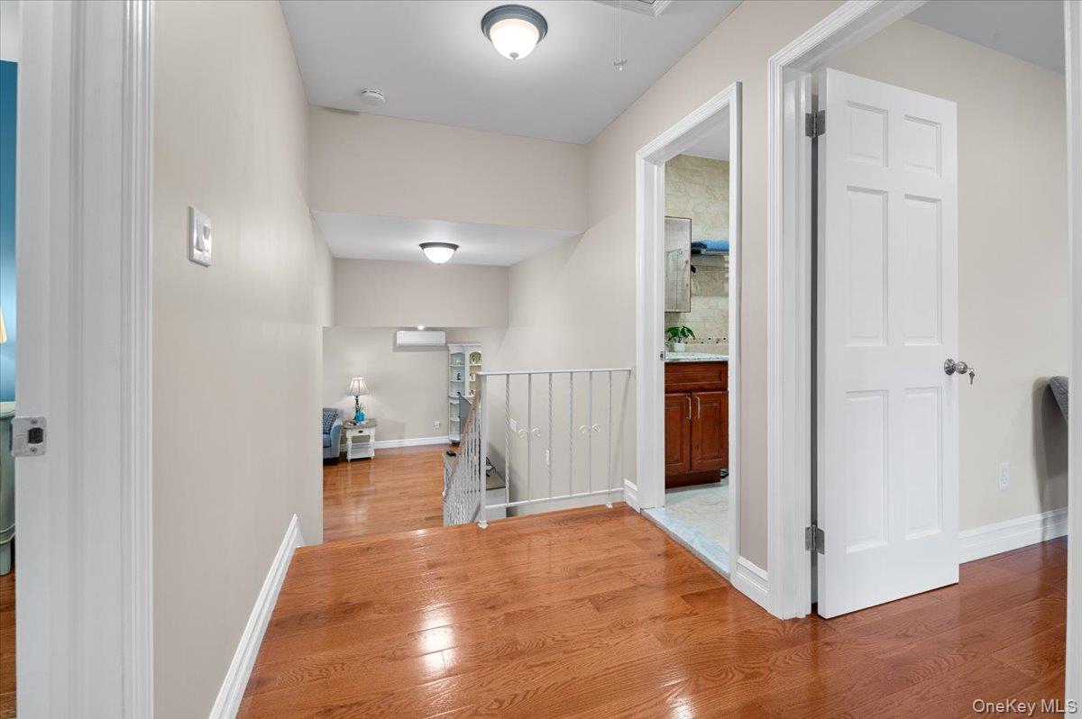 #19 photo, 21 Mellow Lane, Jericho , NY 11753