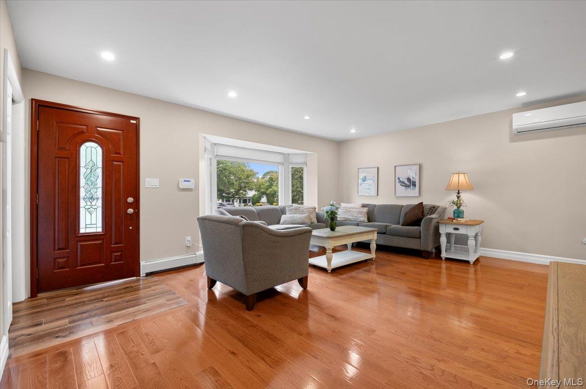 #3 photo, 21 Mellow Lane, Jericho , NY 11753