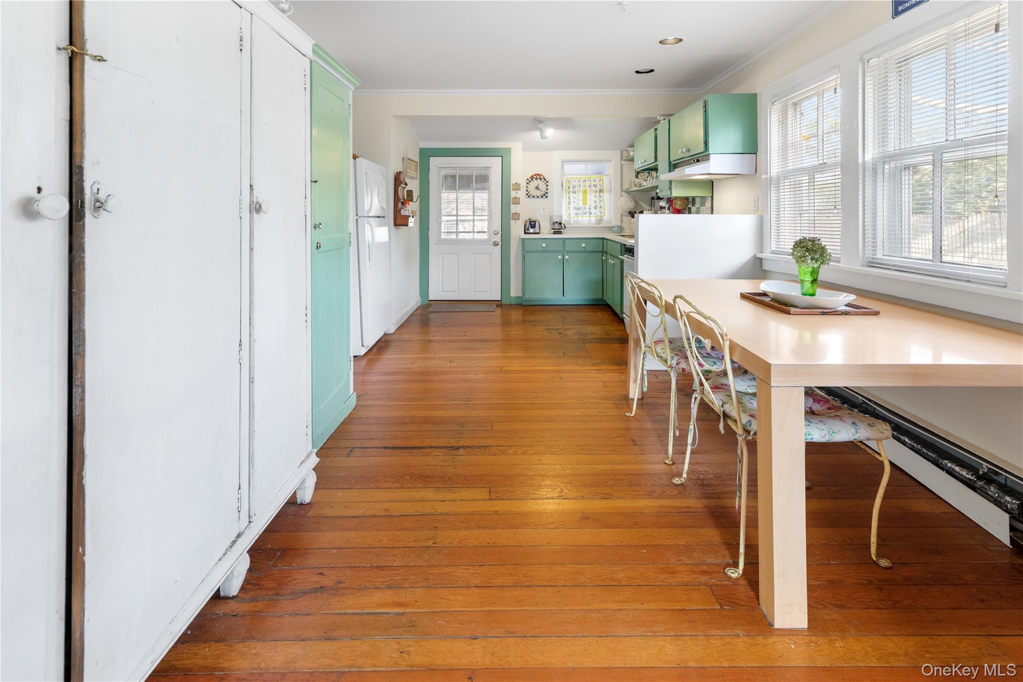 #4 photo, 197 W Prospect Street, サフォーク郡 Southampton , NY 11968