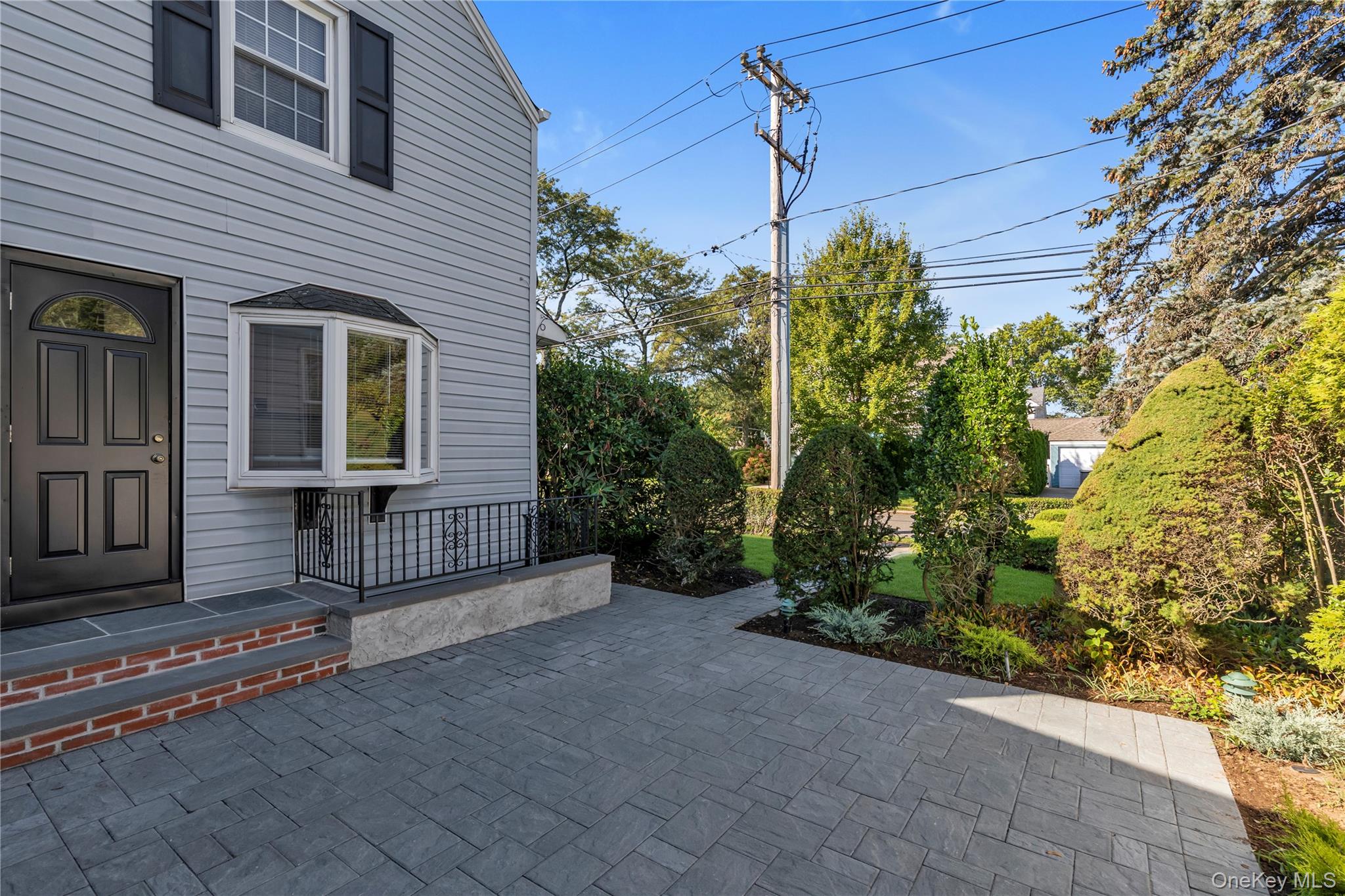 #18 photo, 31 Chester Avenue, Stewart Manor , NY 11530