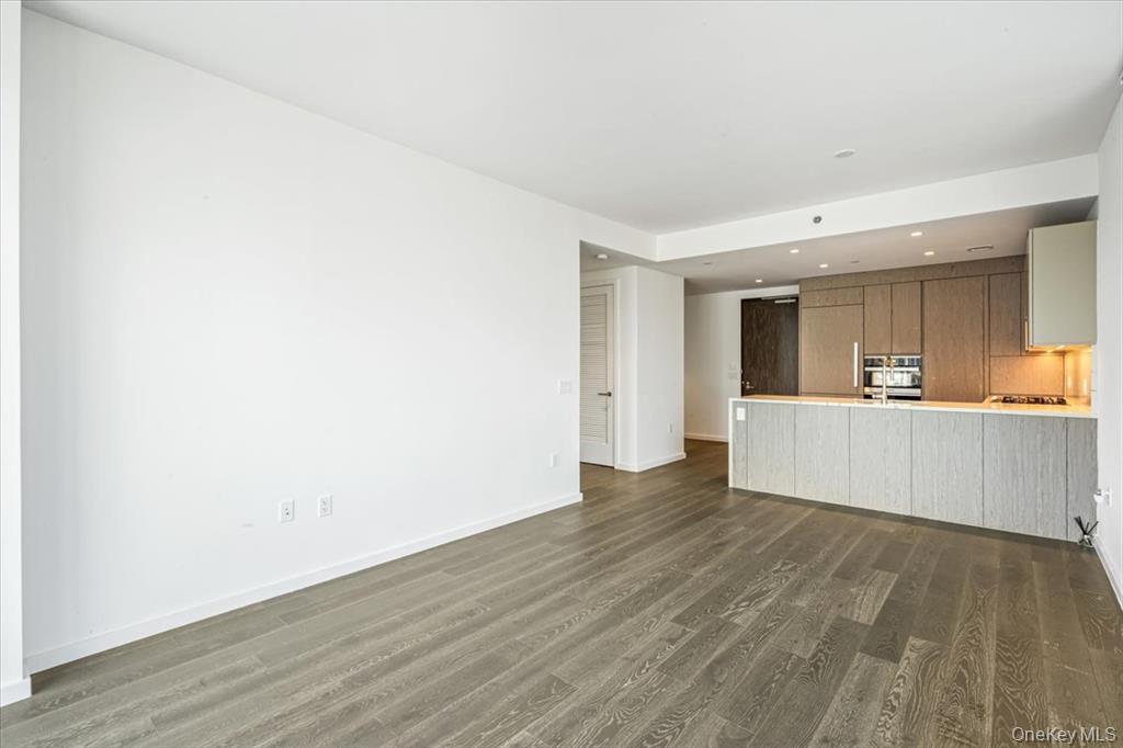 #11 photo, 13336 37 Avenue, クイーンズ区 Flushing , NY 11354