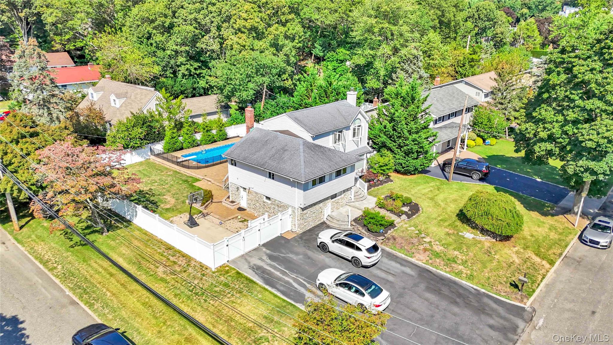 #1 photo, 2 Amherst Lane, Smithtown , NY 11787