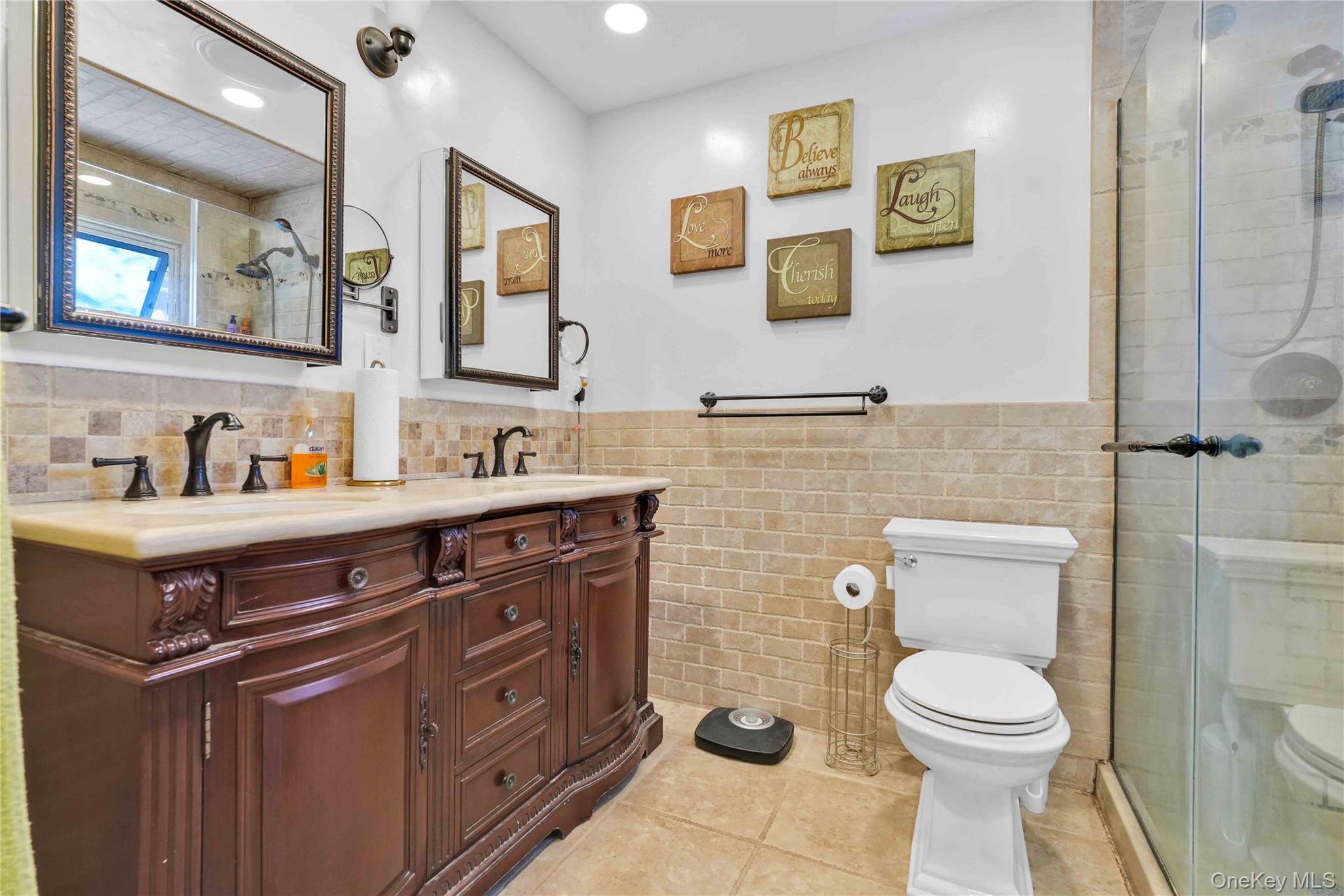 #17 photo, 2 Amherst Lane, Smithtown , NY 11787