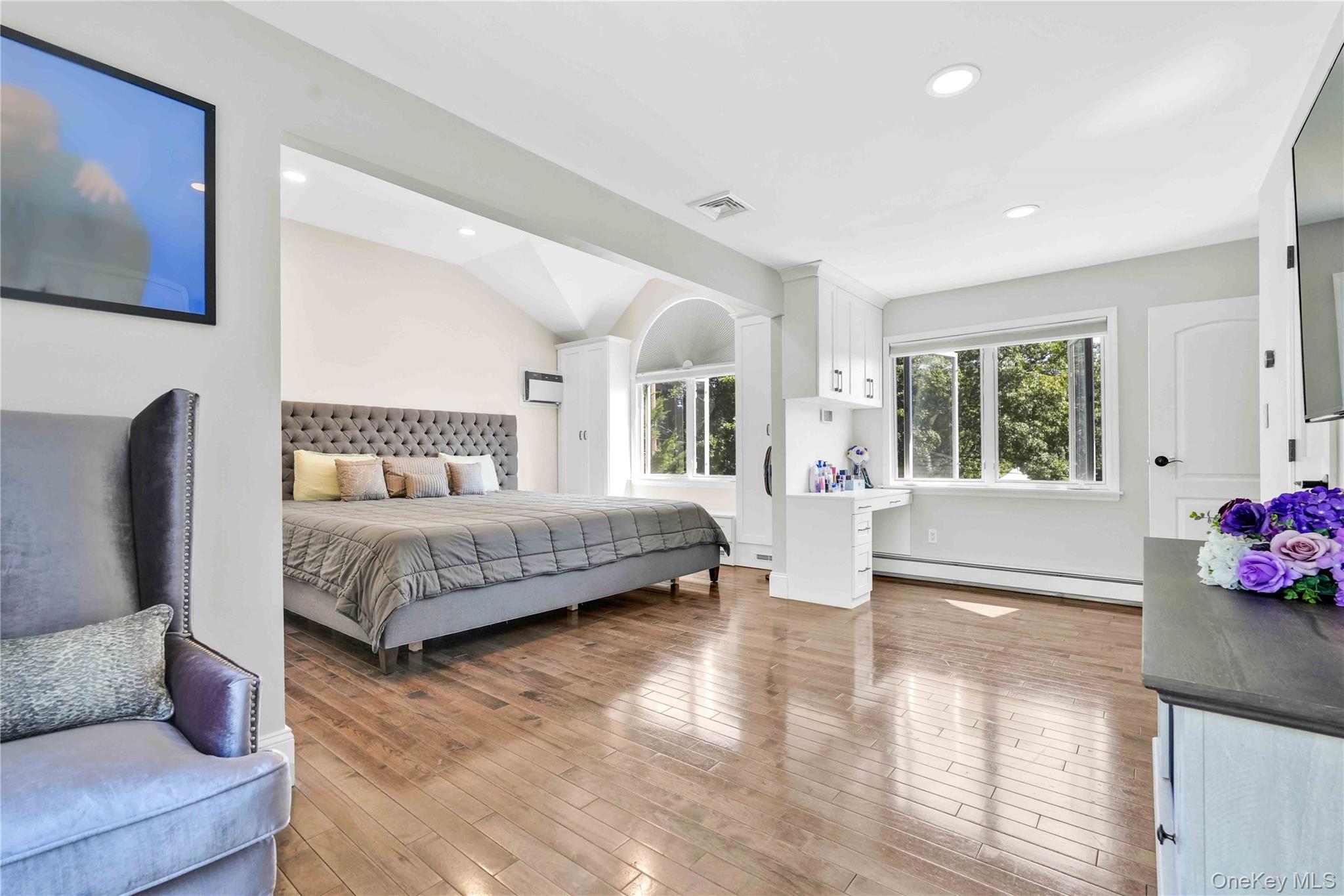 #18 photo, 2 Amherst Lane, Smithtown , NY 11787