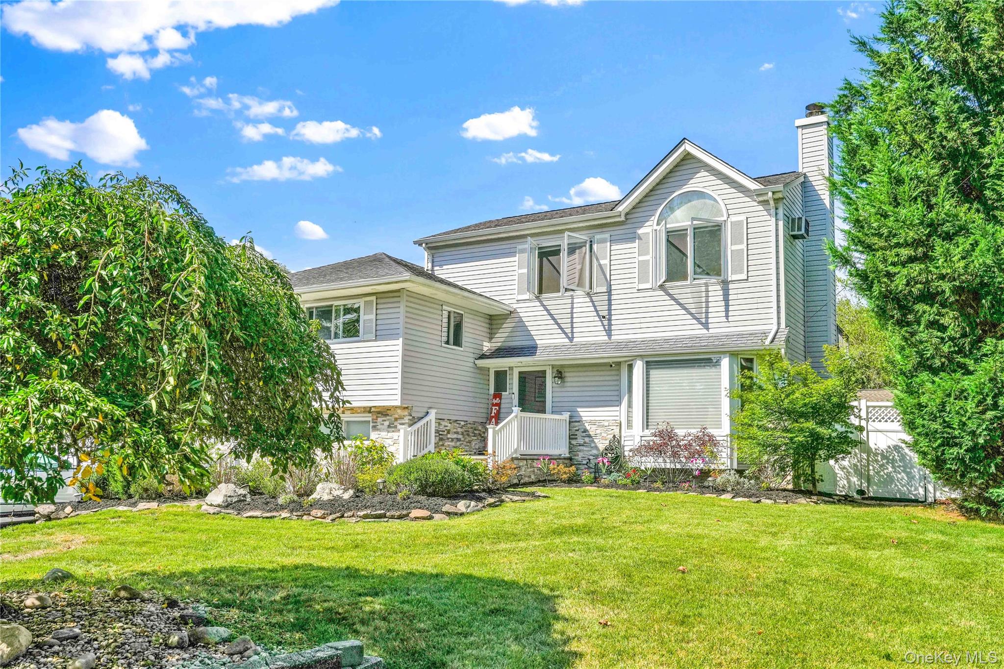 #2 photo, 2 Amherst Lane, Smithtown , NY 11787