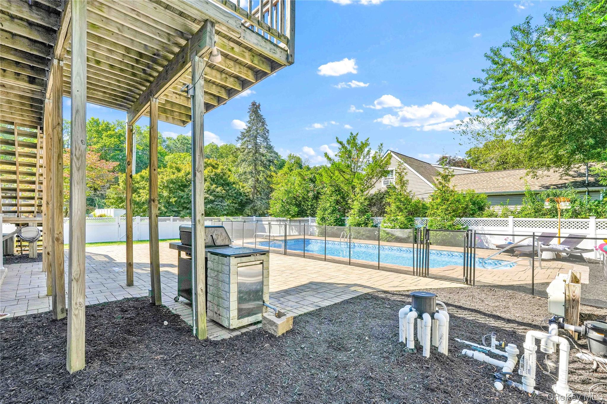 #5 photo, 2 Amherst Lane, Smithtown , NY 11787