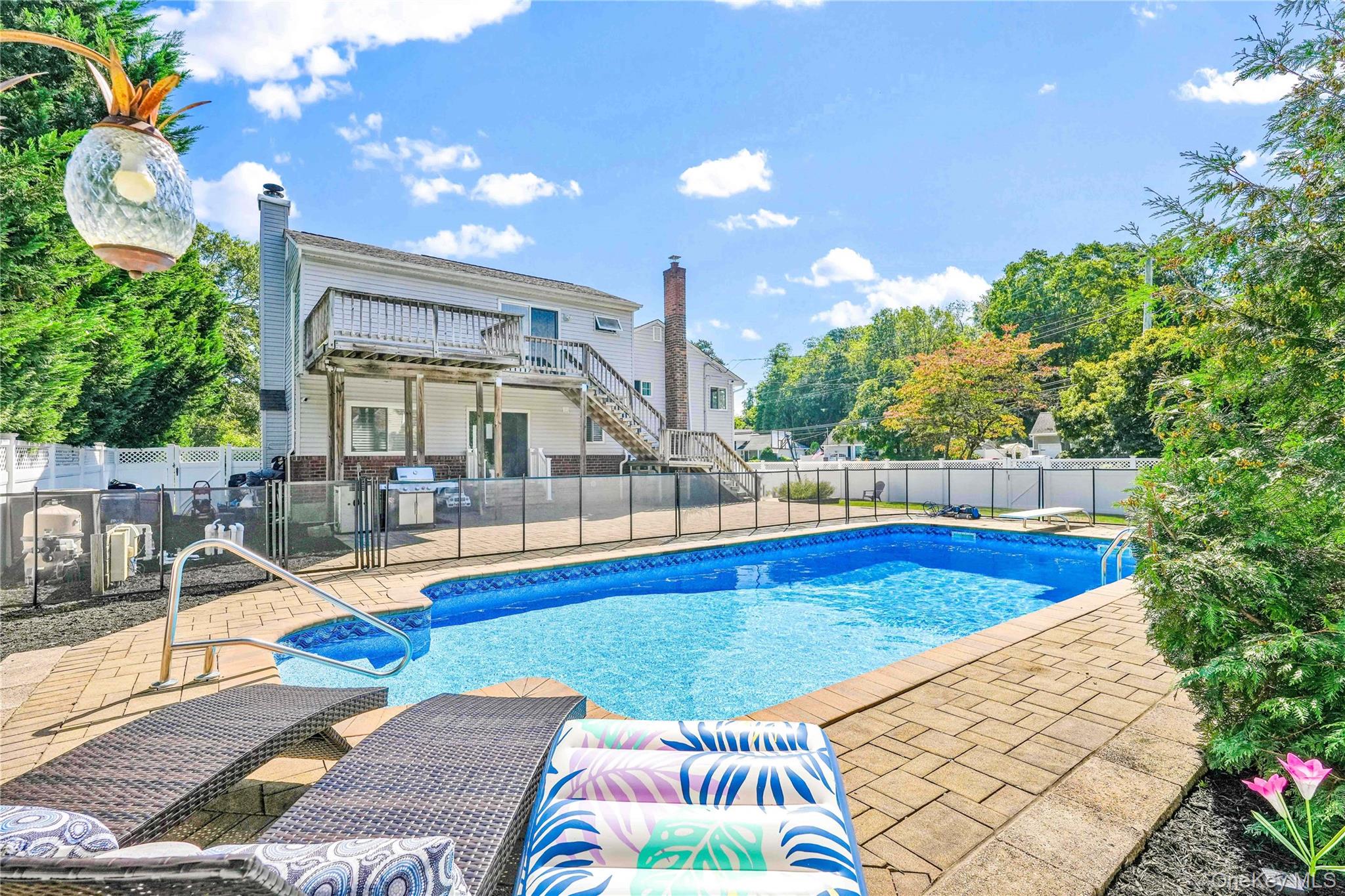 #6 photo, 2 Amherst Lane, Smithtown , NY 11787