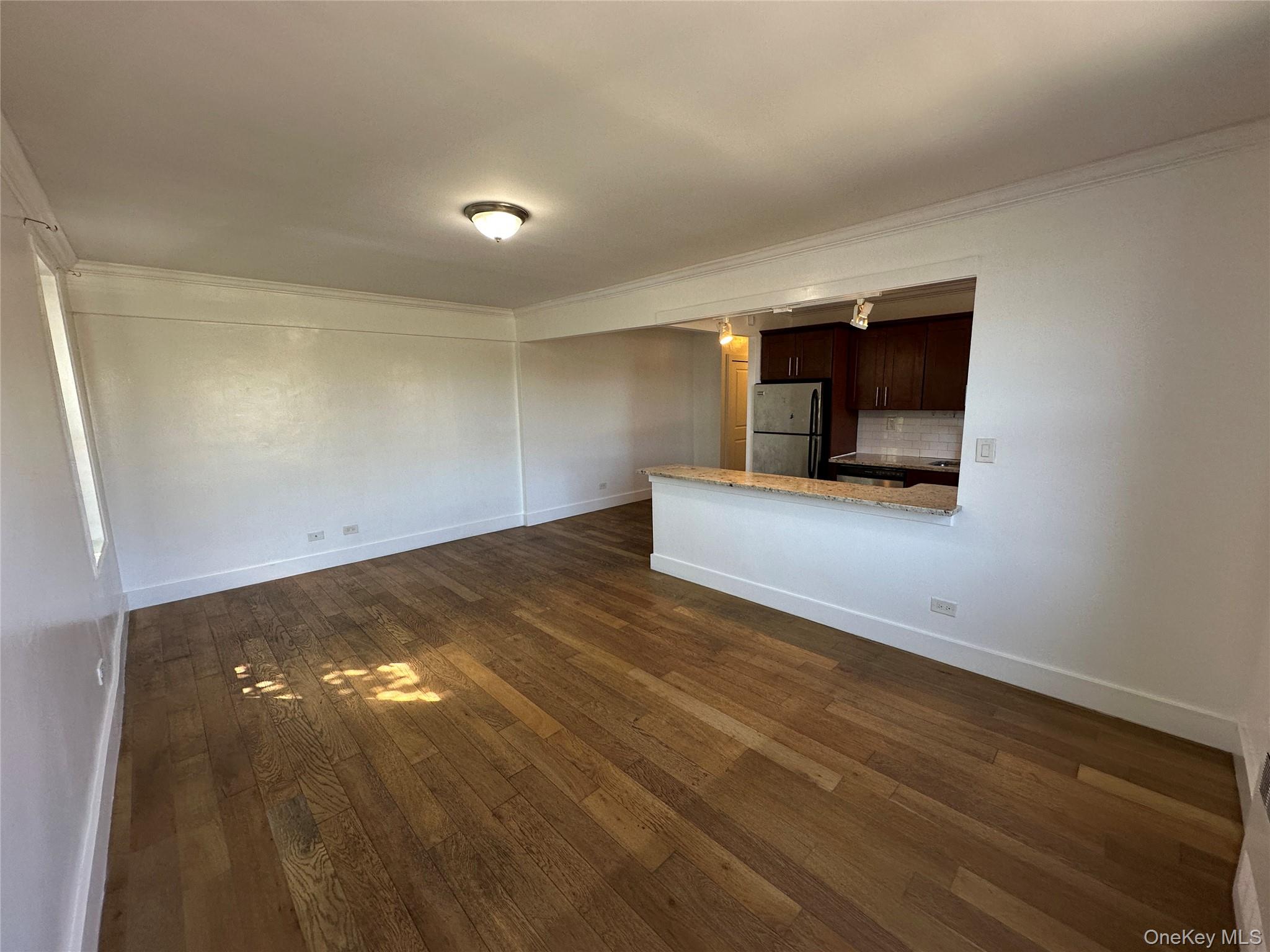 #11 photo, 15040 71st AVE, クイーンズ区 Flushing , NY 11367