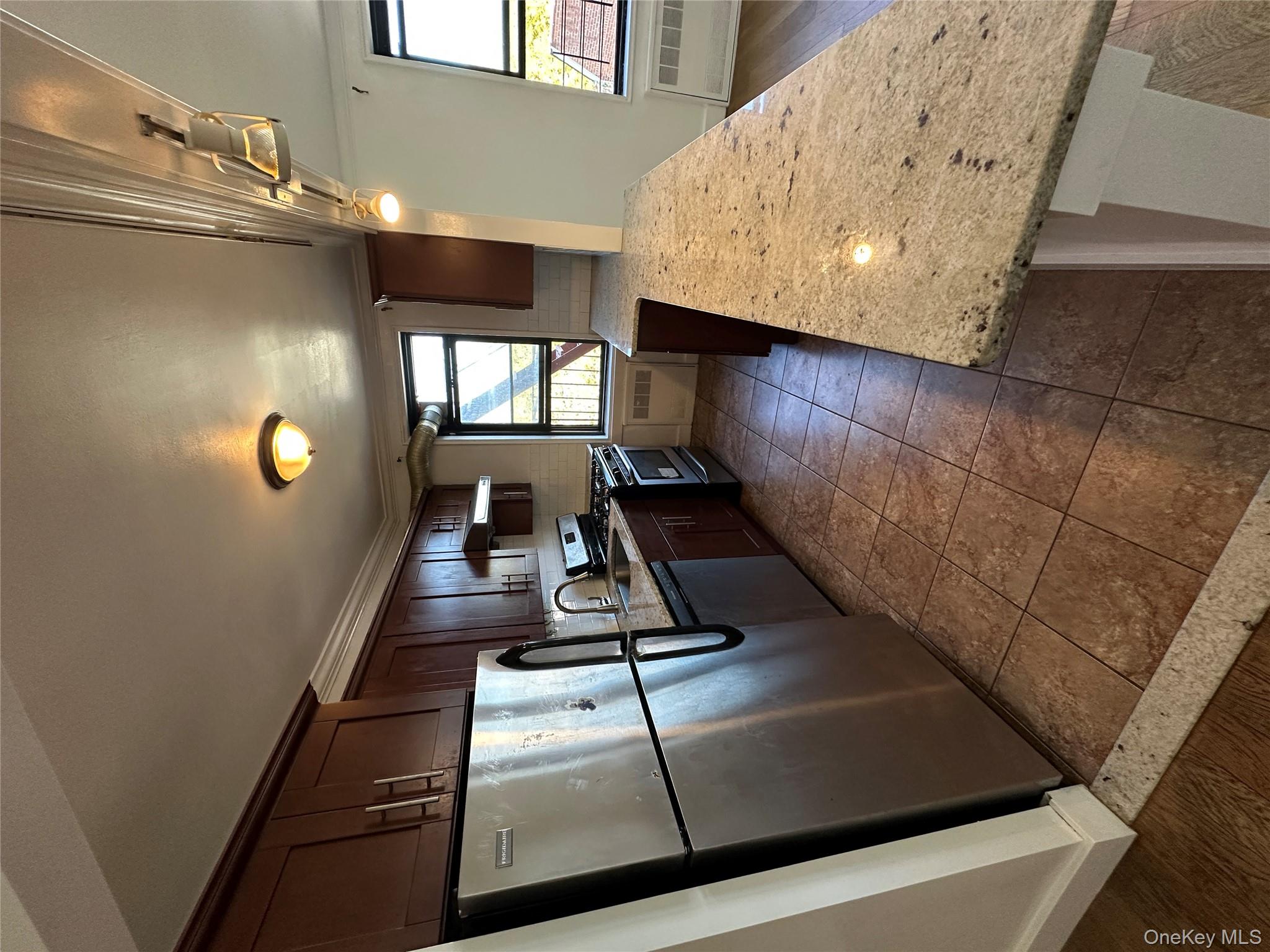 #6 photo, 15040 71st AVE, クイーンズ区 Flushing , NY 11367