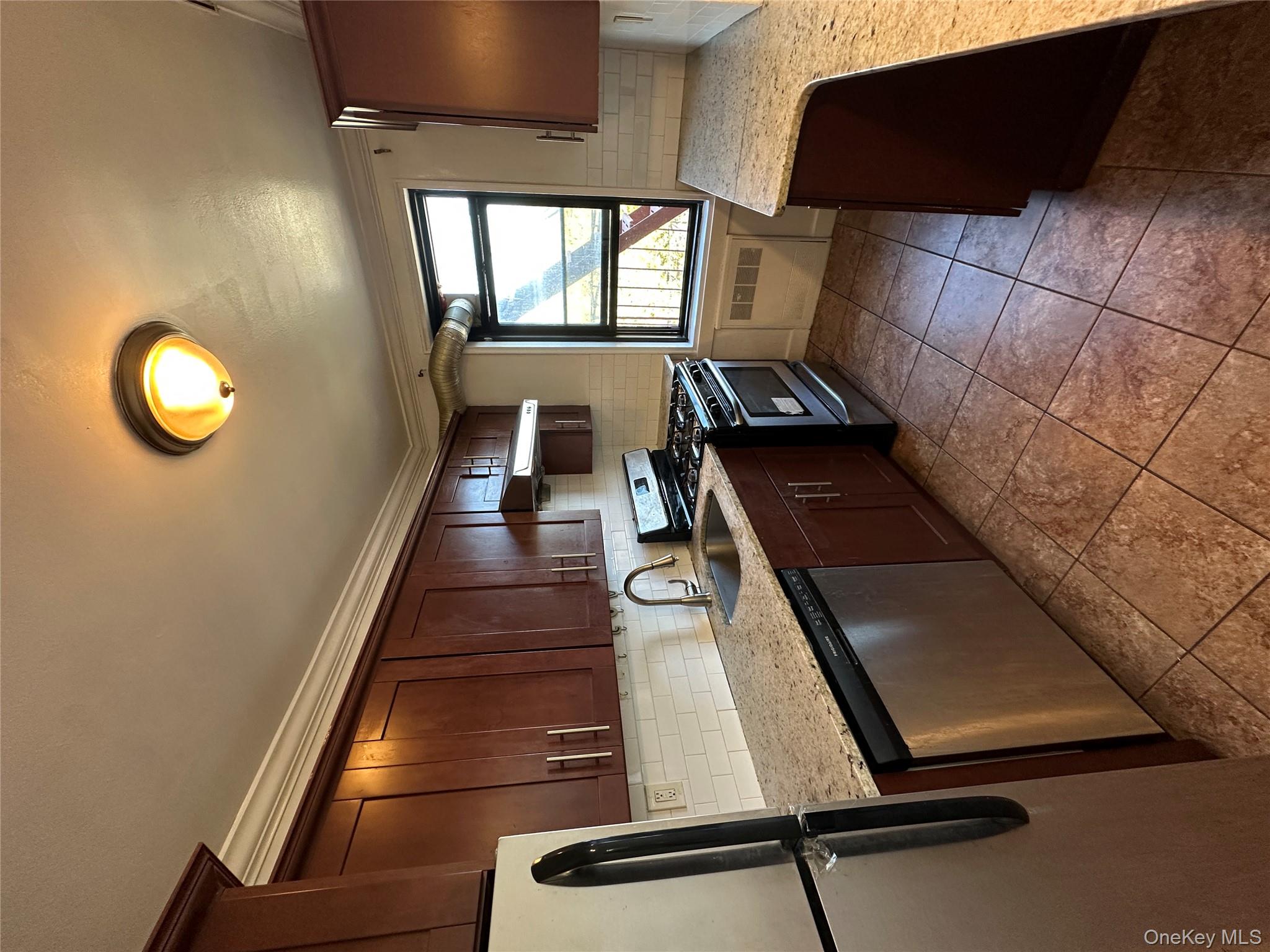 #7 photo, 15040 71st AVE, クイーンズ区 Flushing , NY 11367