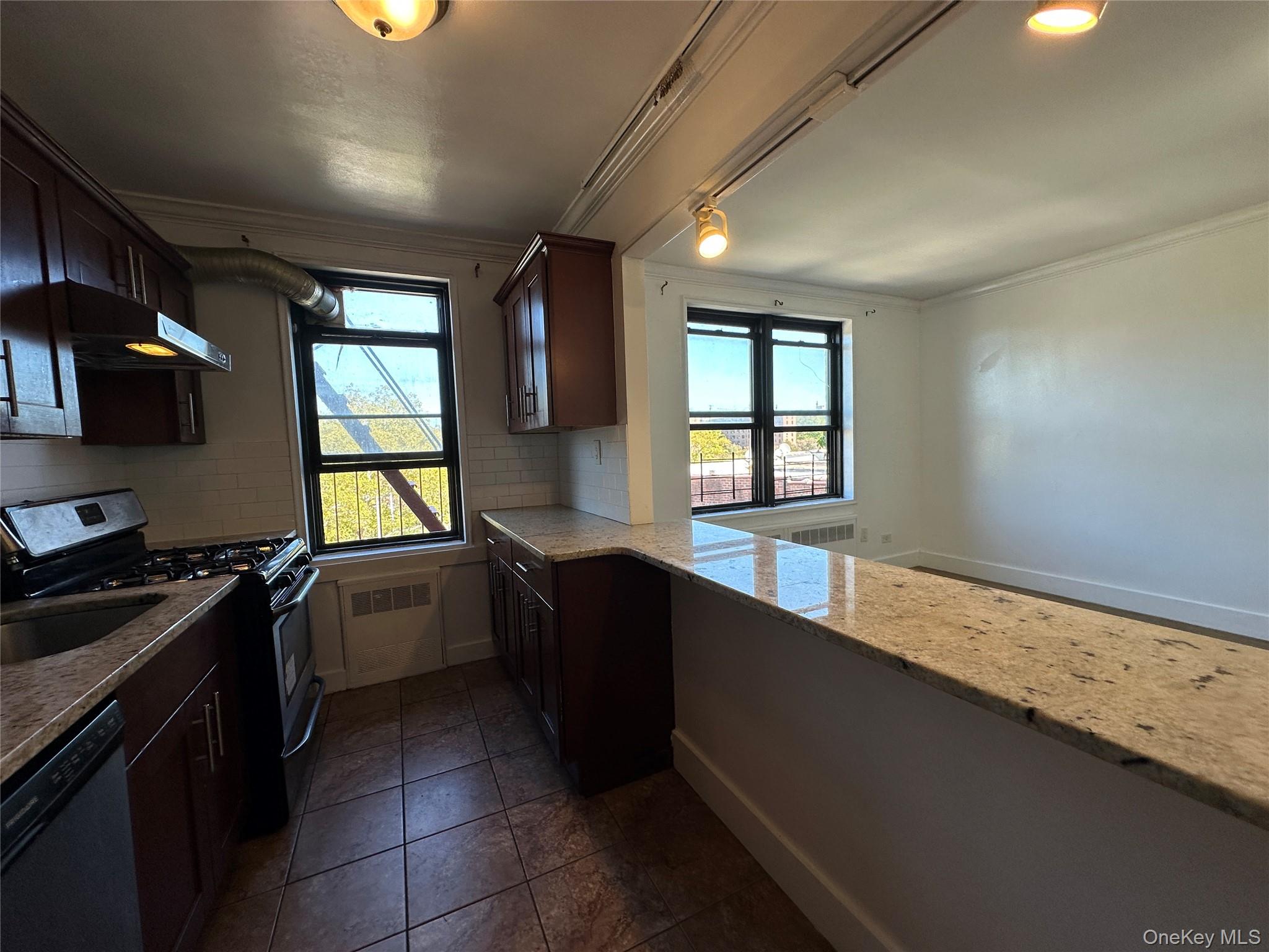 #9 photo, 15040 71st AVE, クイーンズ区 Flushing , NY 11367