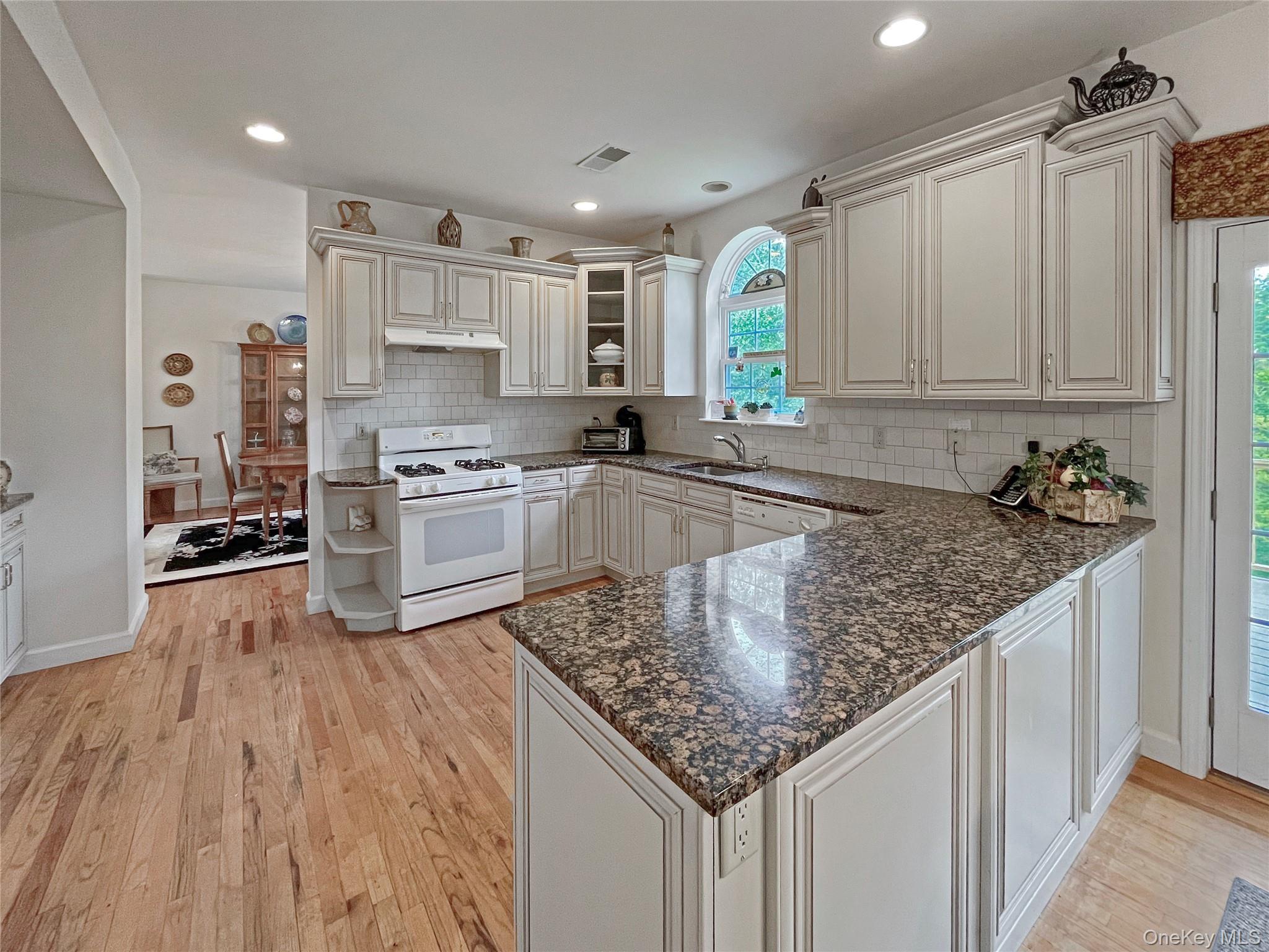 #9 photo, 16 Alder Way, Wappingers Falls , NY 12590