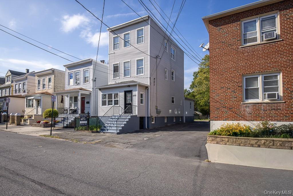 #3 photo, 299 Sickles Avenue, New Rochelle , NY 10801