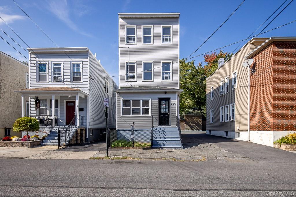 #4 photo, 299 Sickles Avenue, New Rochelle , NY 10801