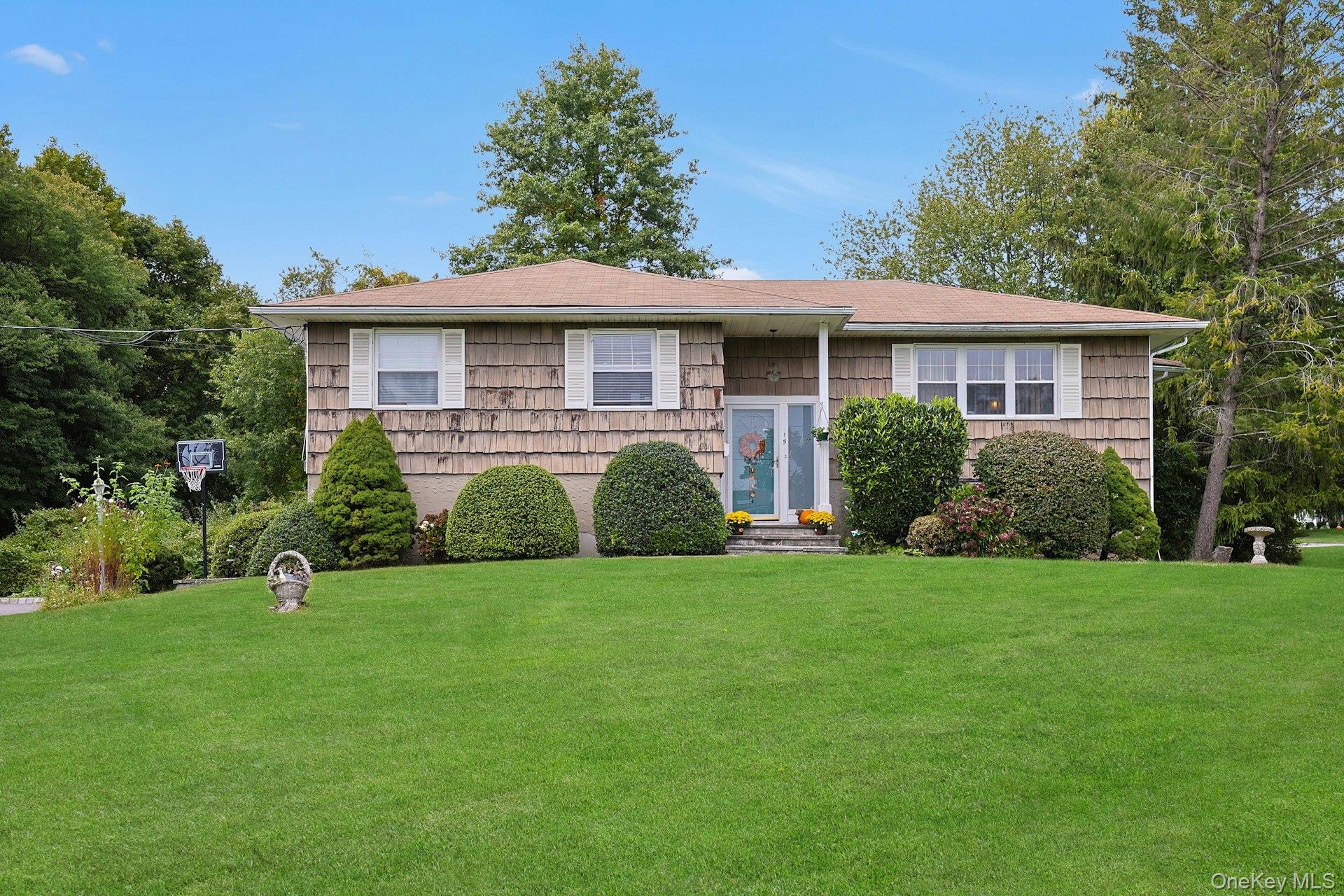 #1 photo, 15 Reeback Drive, 纽约州 Valhalla , NY 10595