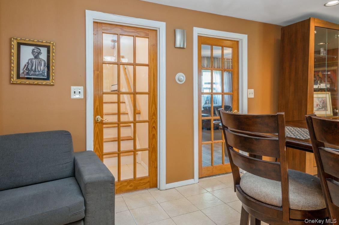 #12 photo, 828 Robin Court, Baldwin , NY 11510