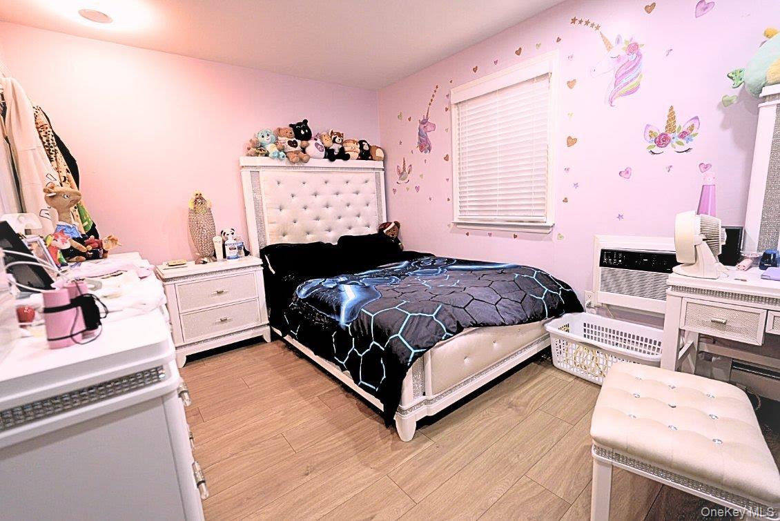 #13 photo, 828 Robin Court, Baldwin , NY 11510