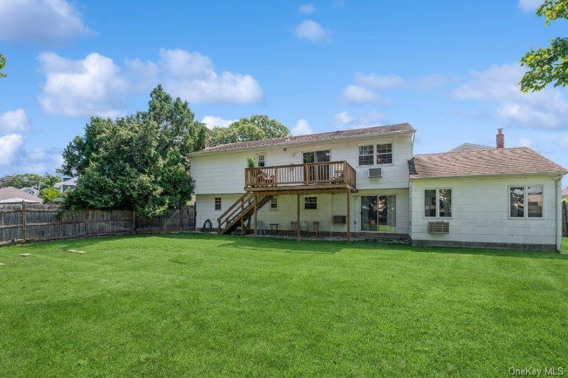 #17 photo, 828 Robin Court, Baldwin , NY 11510