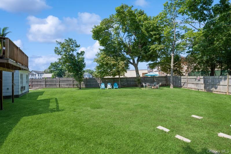 #18 photo, 828 Robin Court, Baldwin , NY 11510