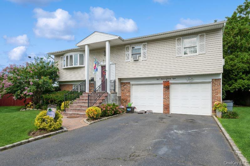 #3 photo, 828 Robin Court, Baldwin , NY 11510