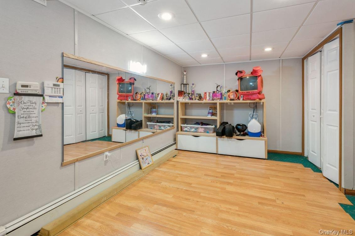 #7 photo, 828 Robin Court, Baldwin , NY 11510