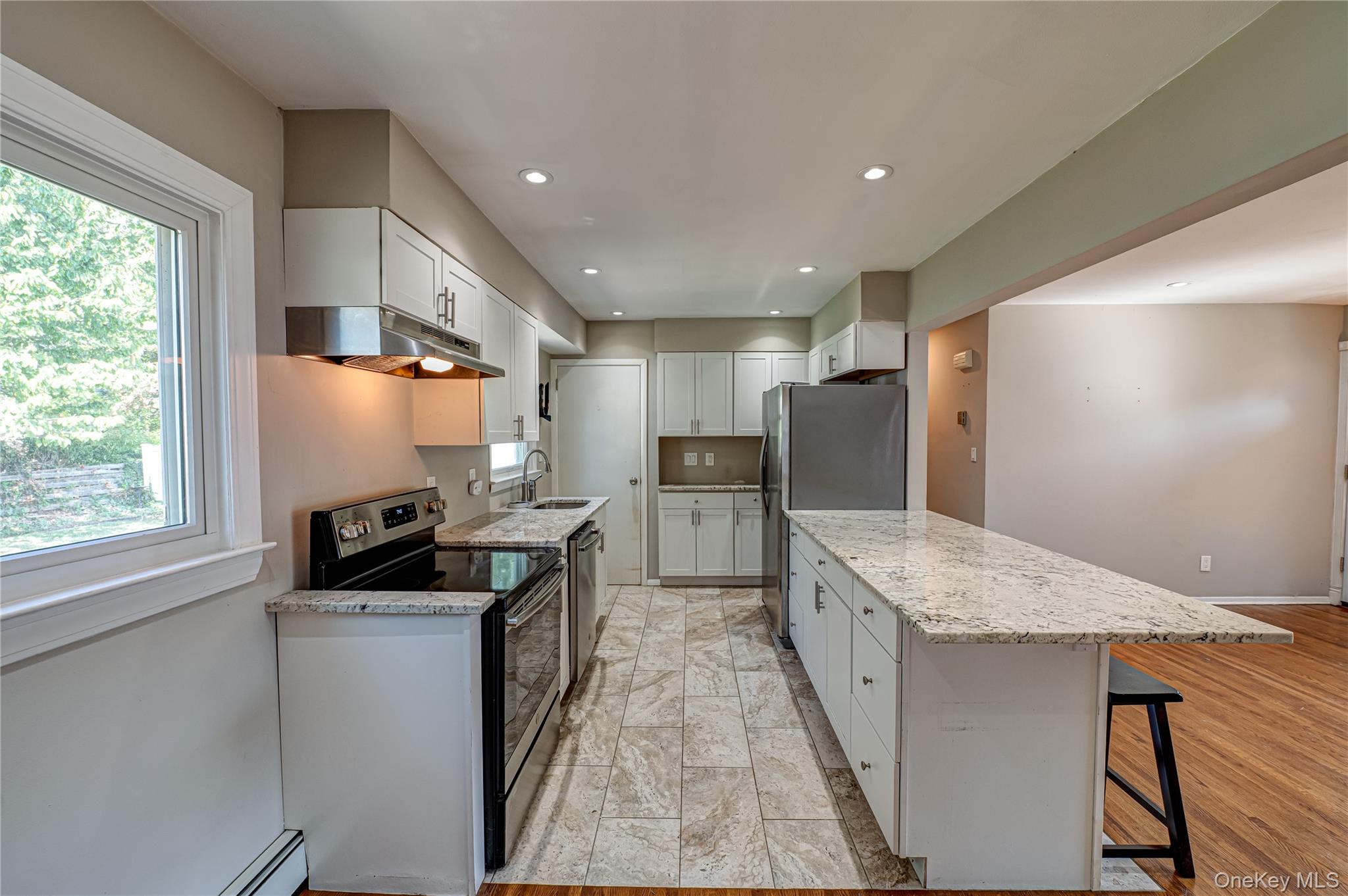 #10 photo, 16 Adams Place, West Islip , NY 11795