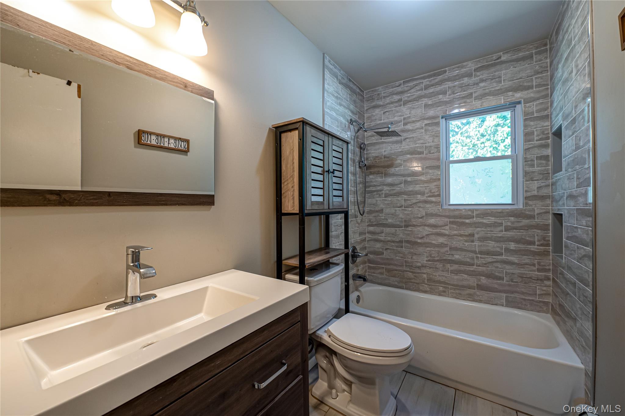 #11 photo, 16 Adams Place, West Islip , NY 11795