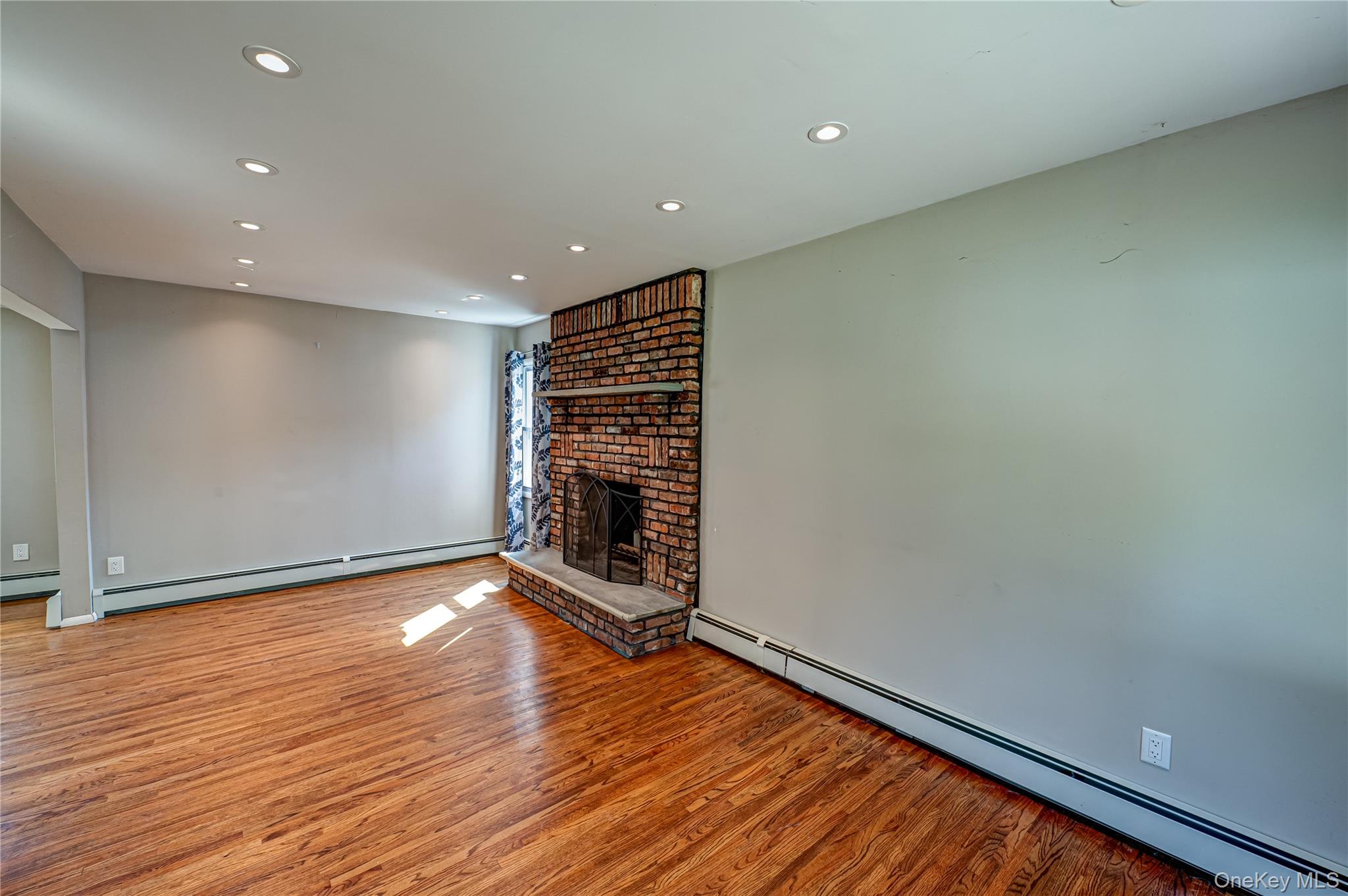 #6 photo, 16 Adams Place, West Islip , NY 11795