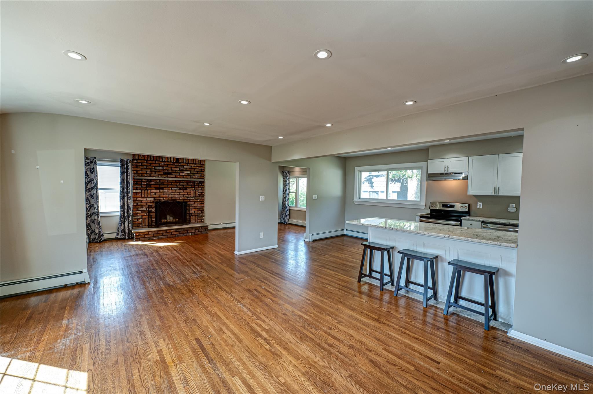 #7 photo, 16 Adams Place, West Islip , NY 11795