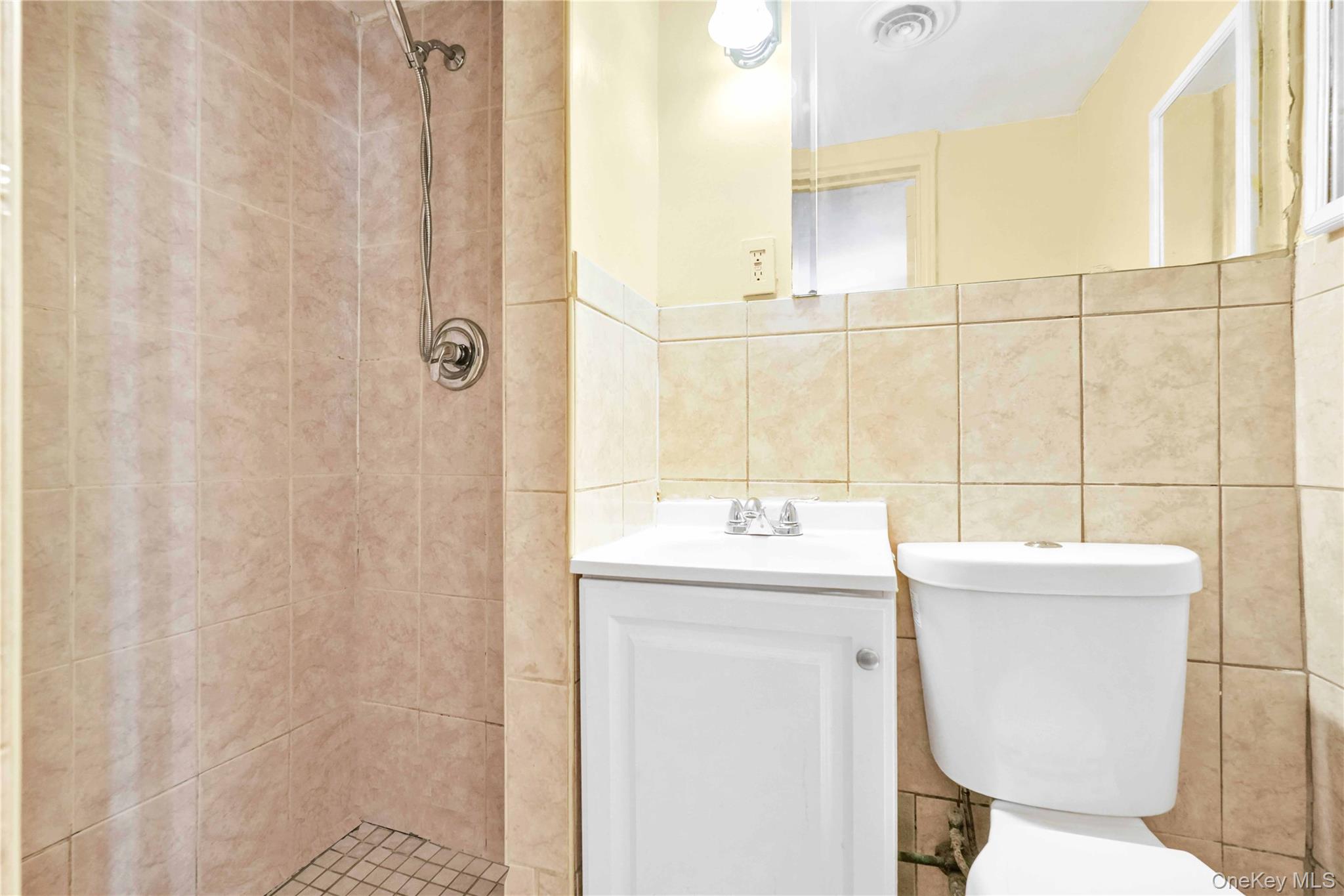 #14 photo, 1472 Stickney Place, Bronx , NY 10469