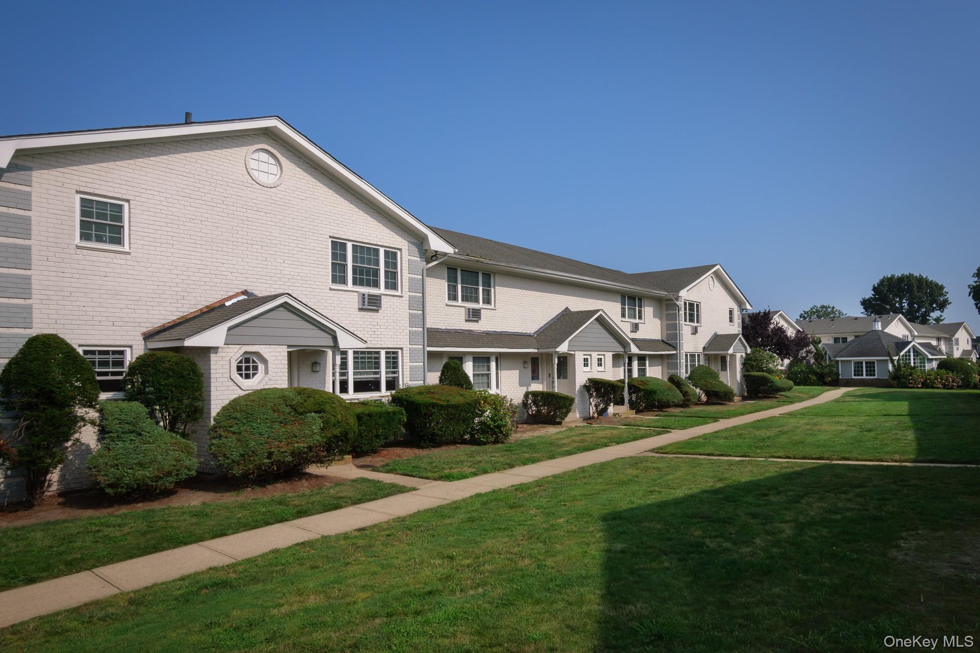 #2 photo, 23 Weaver Drive, Massapequa , NY 11758