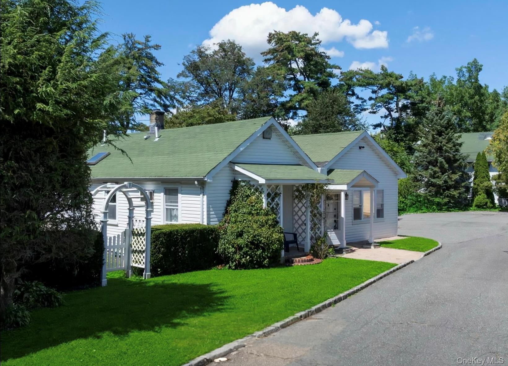 #17 photo, 23 Old Westbury Rd, Old Westbury , NY 11568