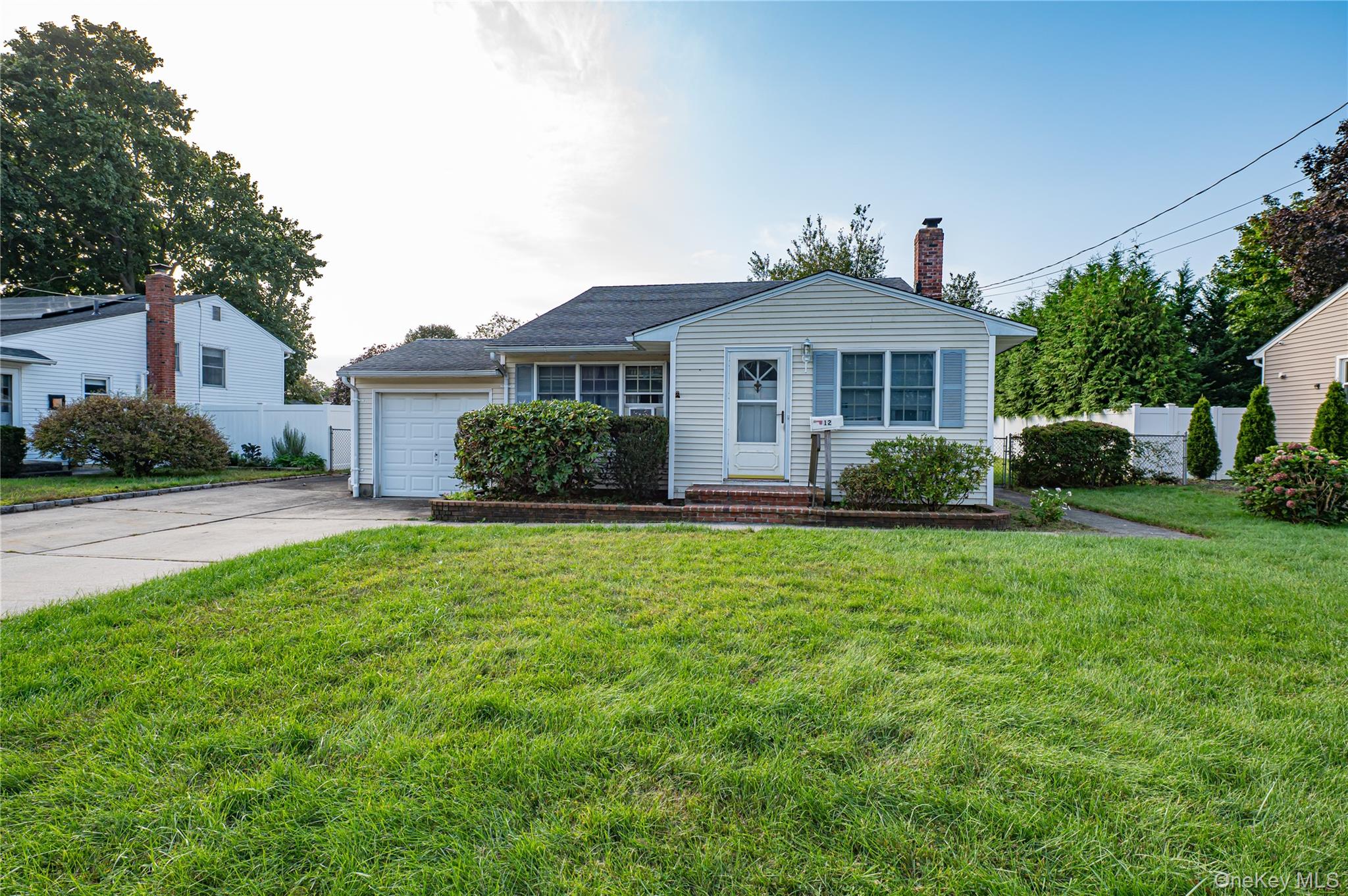 #4 photo, 12 Peary Lane, Kings Park , NY 11754