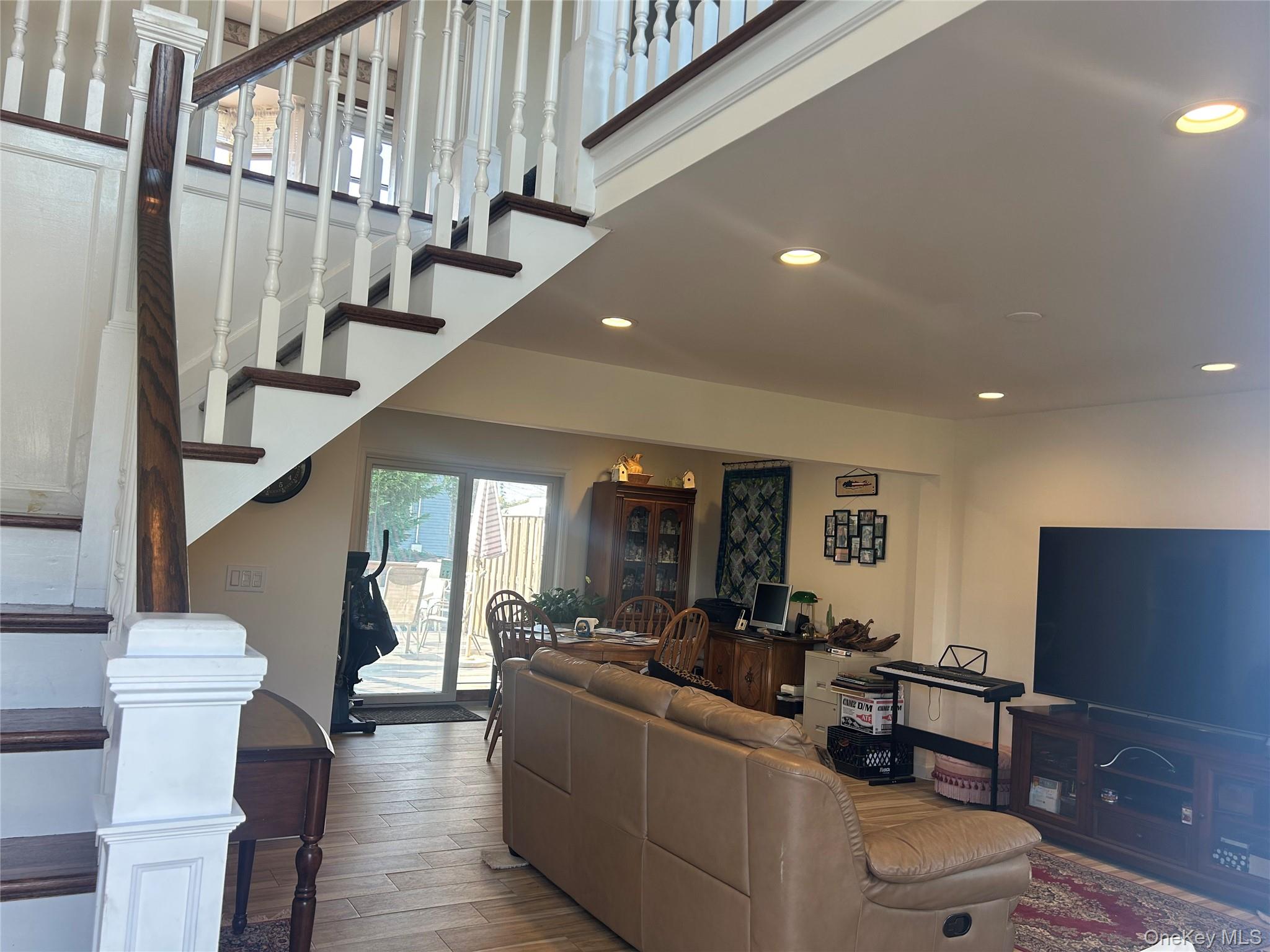 #10 photo, 311 Riviera Parkway, Lindenhurst , NY 11757