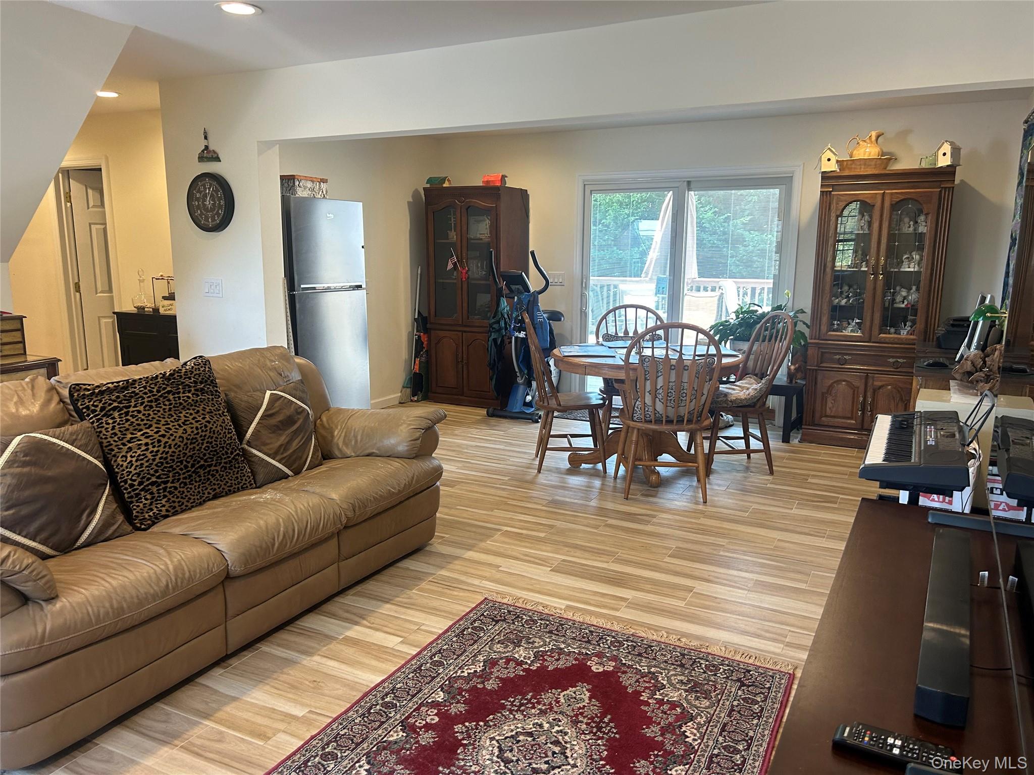 #13 photo, 311 Riviera Parkway, Lindenhurst , NY 11757