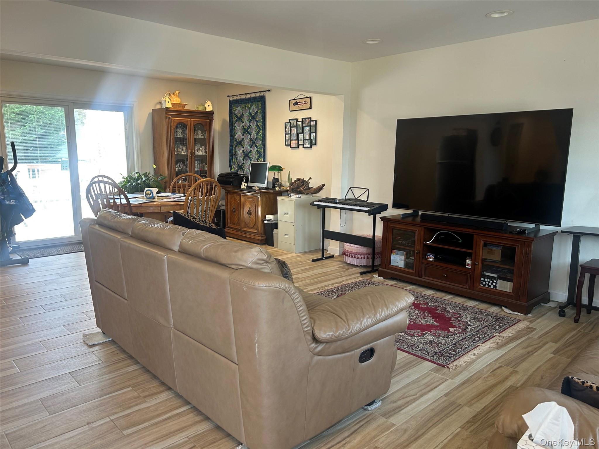 #14 photo, 311 Riviera Parkway, Lindenhurst , NY 11757