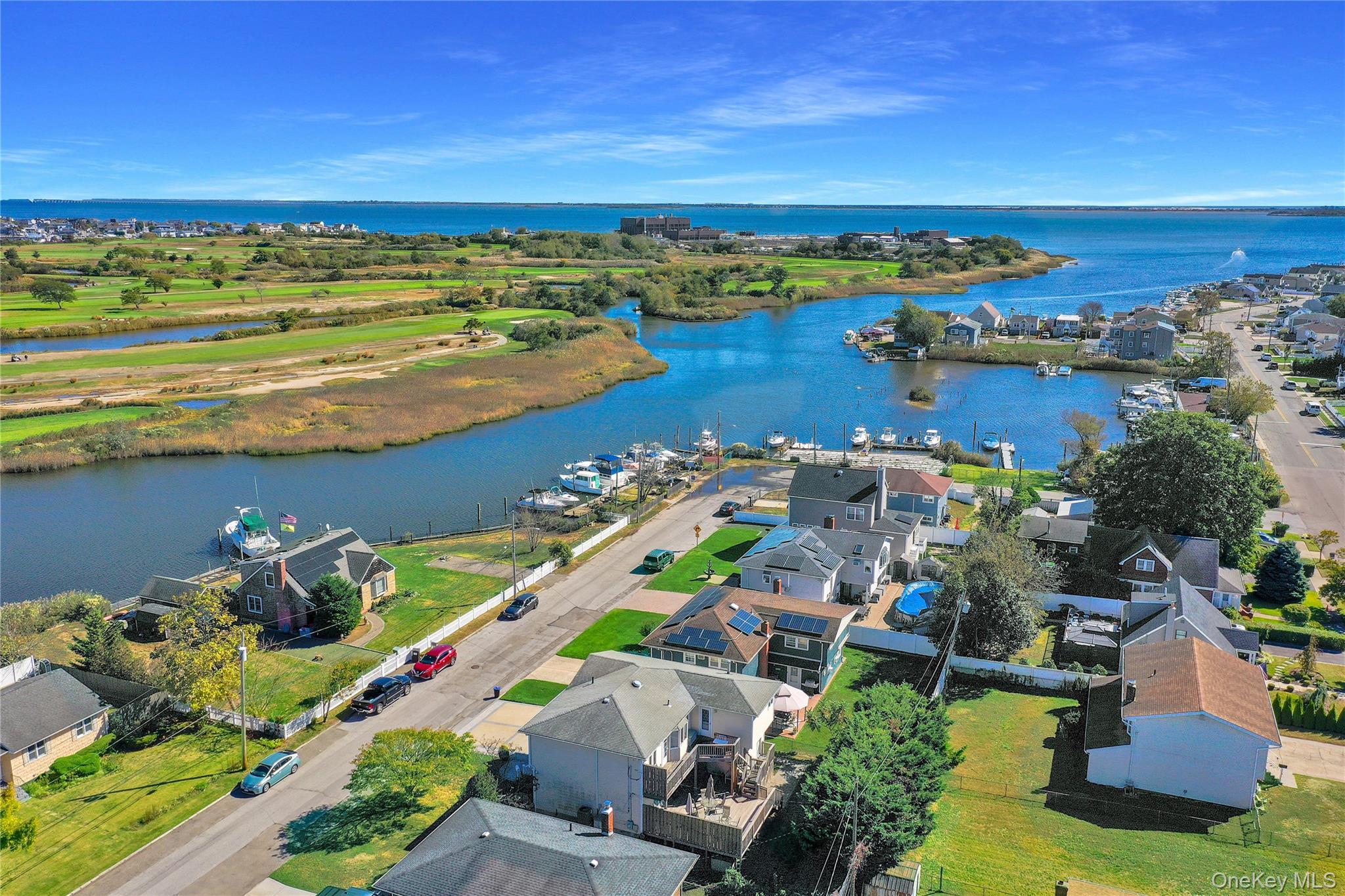 #4 photo, 311 Riviera Parkway, Lindenhurst , NY 11757