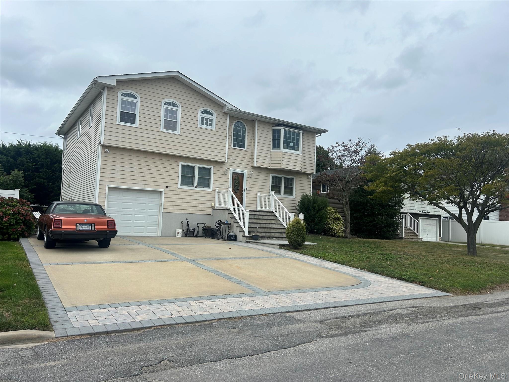#5 photo, 311 Riviera Parkway, Lindenhurst , NY 11757