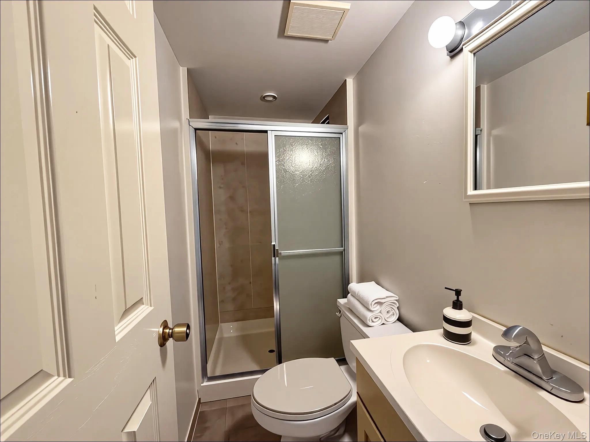 #12 photo, 2 Redleaf Lane, Commack , NY 11725