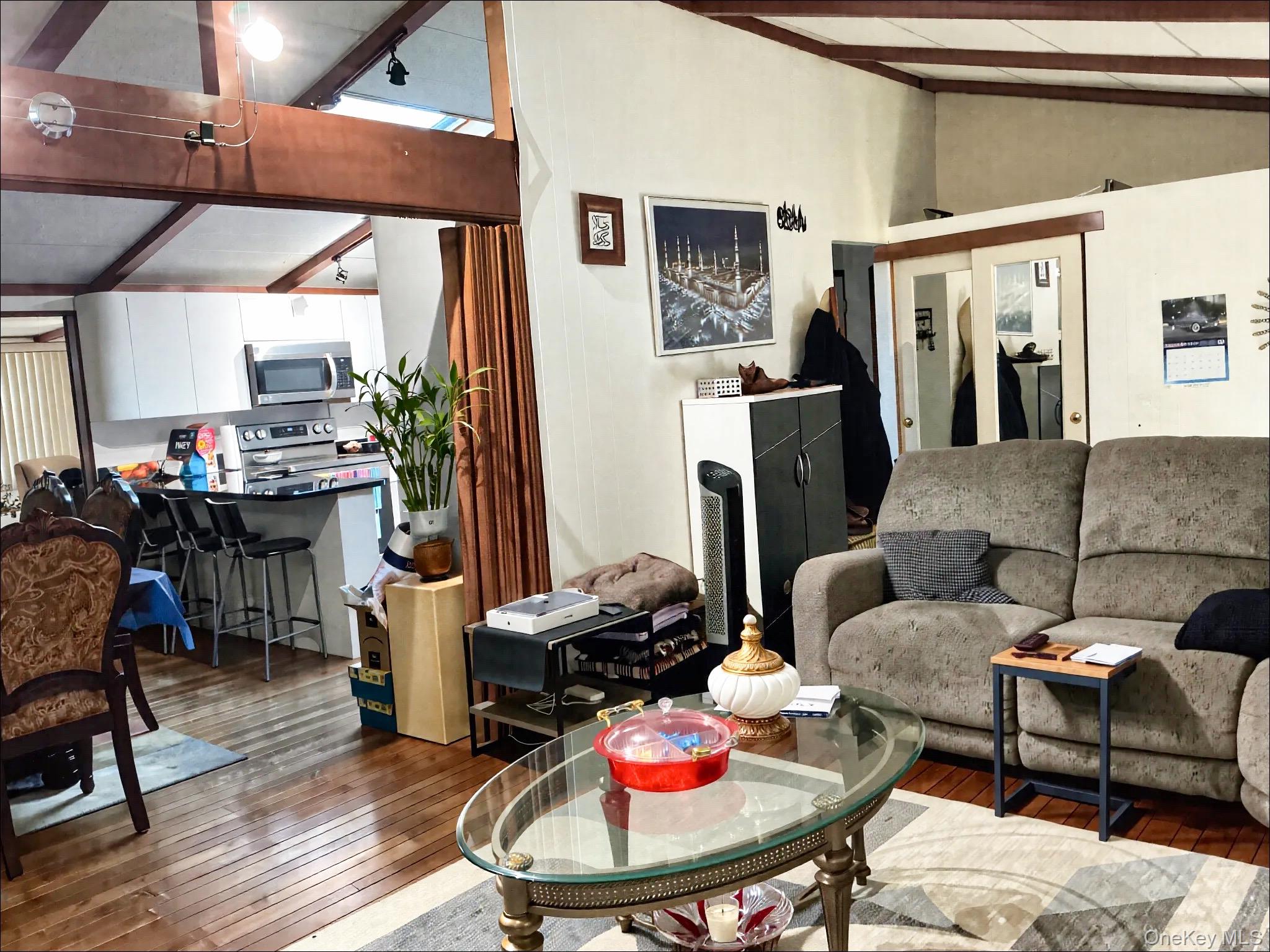 #14 photo, 2 Redleaf Lane, Commack , NY 11725