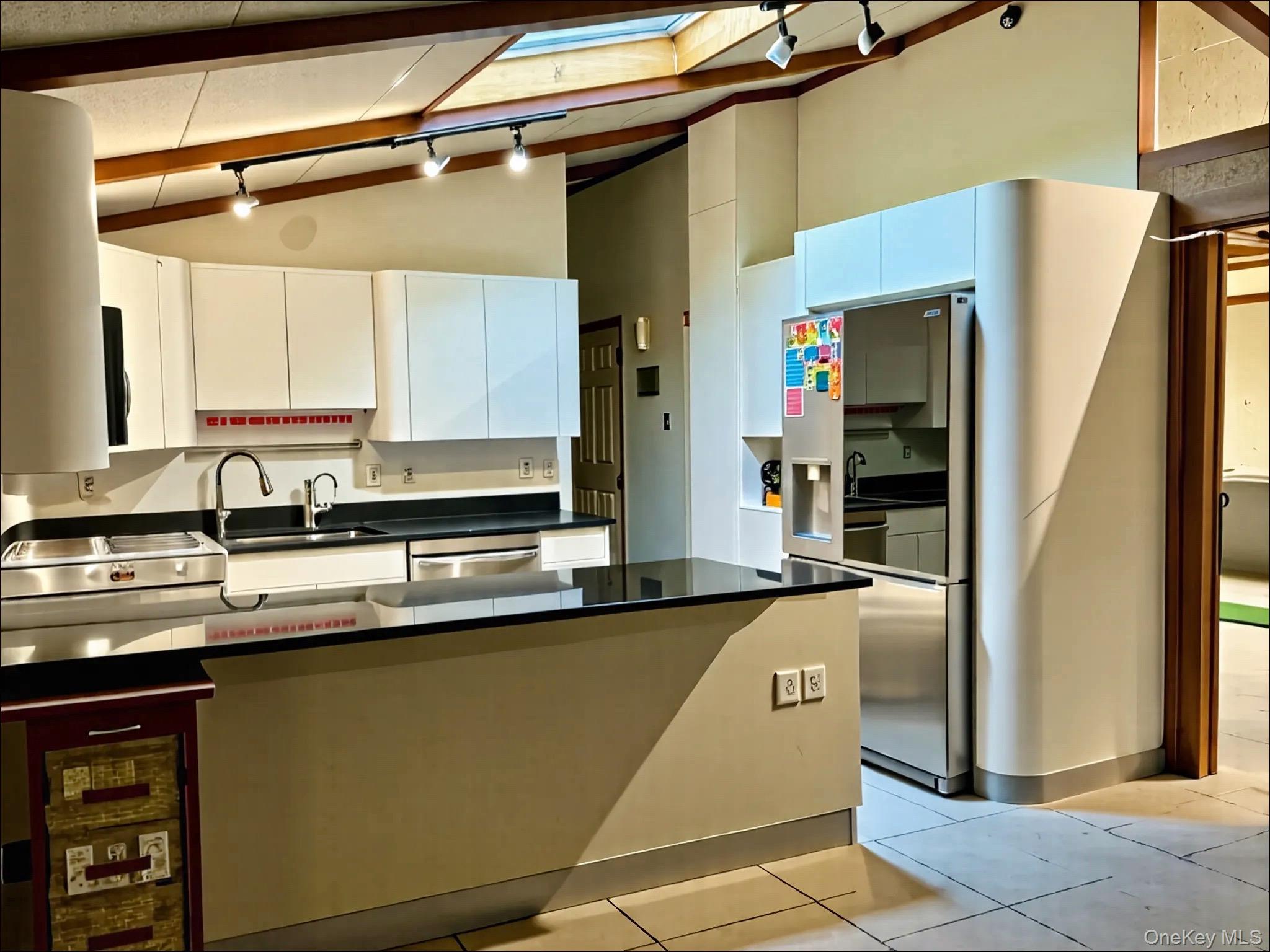 #18 photo, 2 Redleaf Lane, Commack , NY 11725