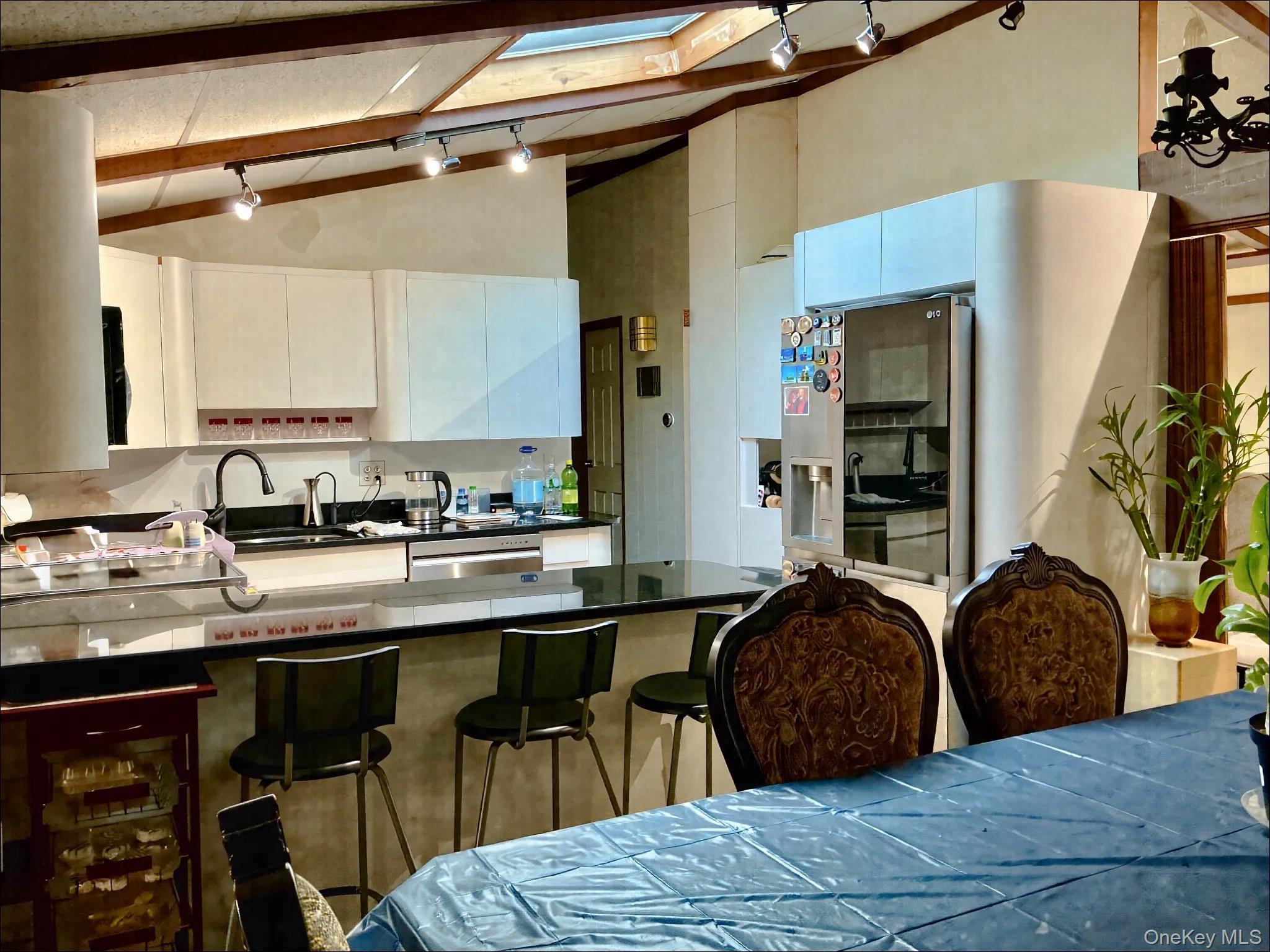 #19 photo, 2 Redleaf Lane, Commack , NY 11725