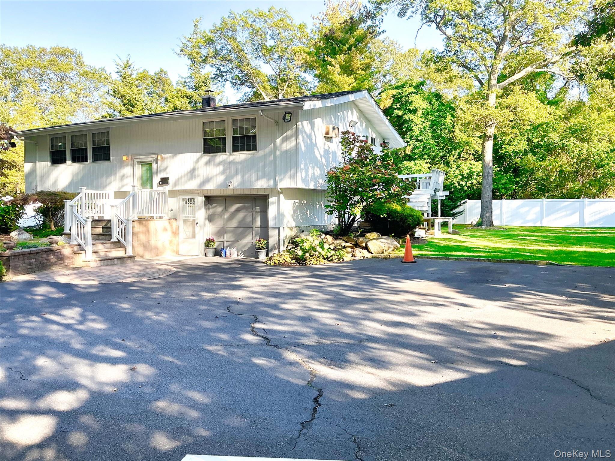 #3 photo, 2 Redleaf Lane, Commack , NY 11725